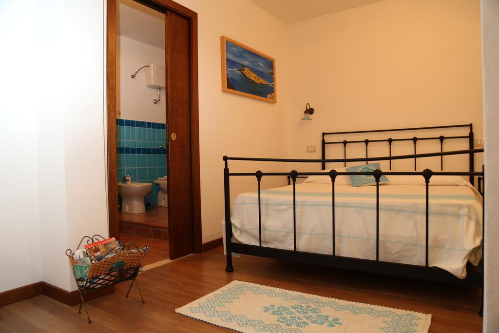 B&B Tre - Rooms & Relax Oristano Habitación foto