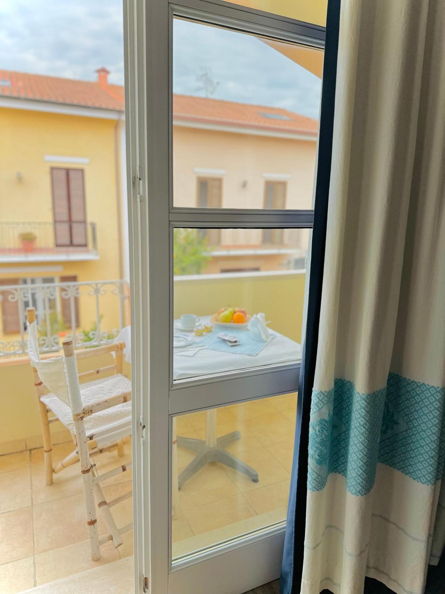 B&B Tre - Rooms & Relax Oristano Exterior foto